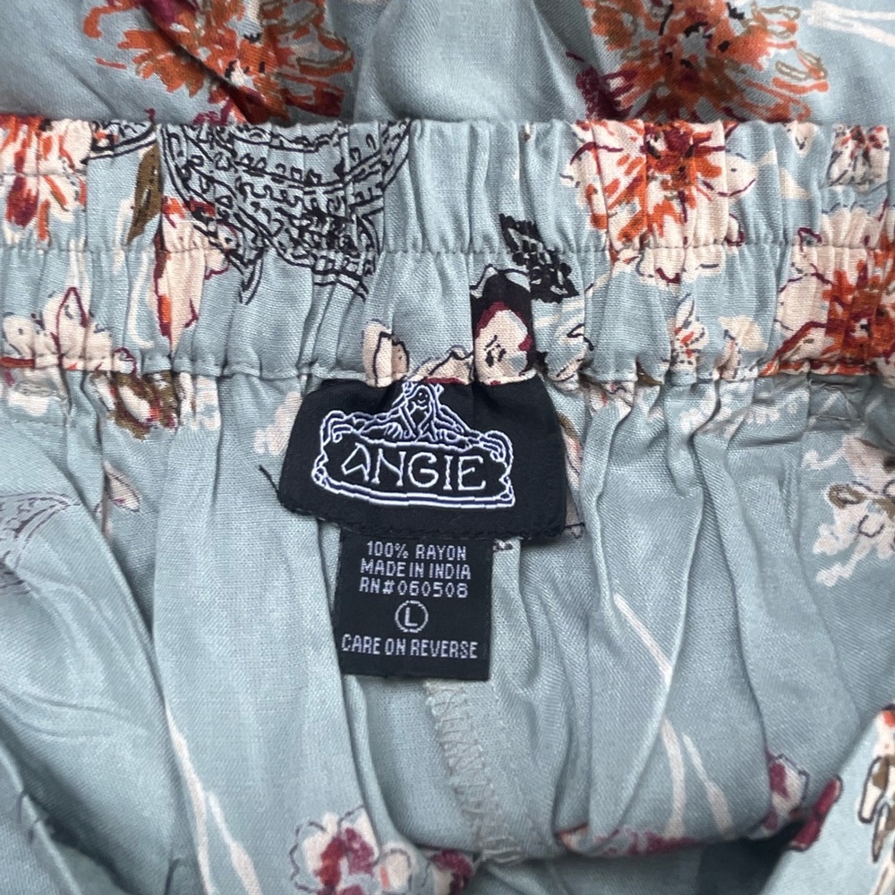 Floral Bohemian Shorts - Picture 4 of 8